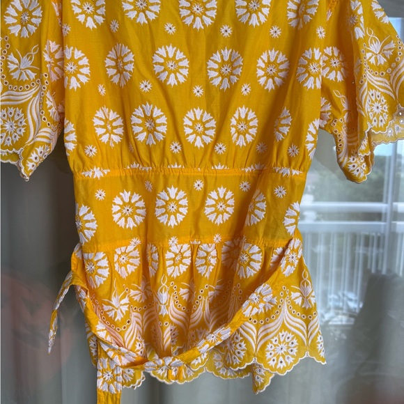Tory Burch Yellow and White Eyelet Top Belted Size Small - Picture 4 of 10